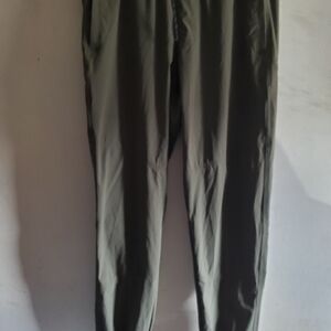Kuhl Suppressor jogger Pant Size Large.